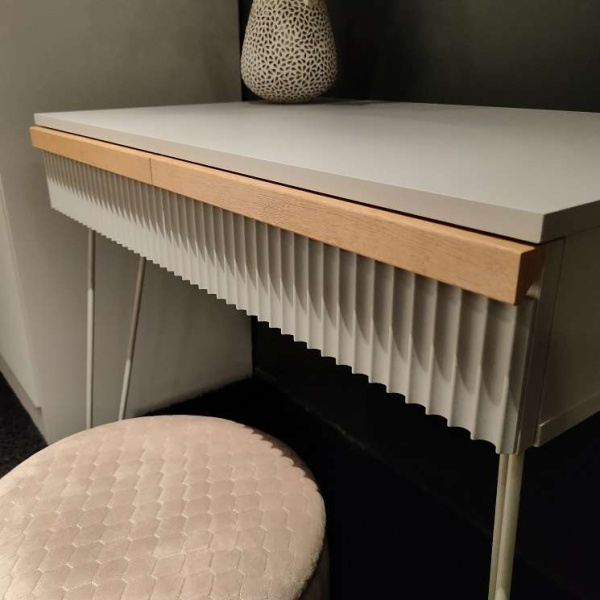 Стол-консоль + 4 опоры Джуна  Стол-консоль + 4 опоры Джуна