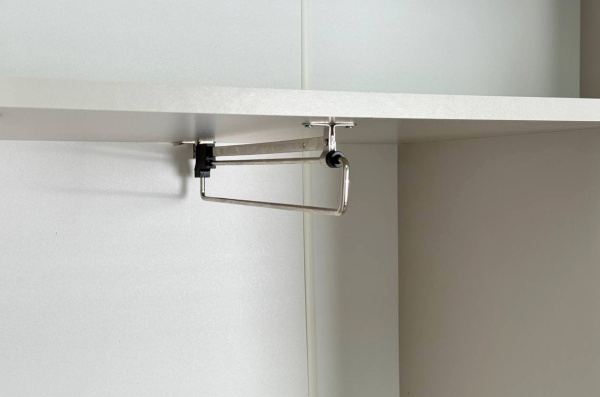 Шкаф двухдверный Рич кашемир/фрапучино матовый/черный Шкаф двухдверный Рич кашемир/фрапучино матовый/черный