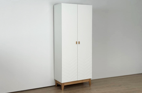 Шкаф двухдверный Хюгге белое дерево/дуб крафт золотой/белый матовый Шкаф двухдверный Хюгге белое дерево/дуб крафт золотой/белый матовый