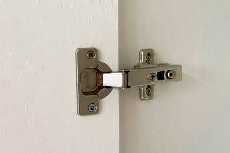 Ева Шкаф 3 дв Фасады 2 гл + 1зеркало/105.02/Белое дерево/Белый матовый